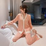 Surpyjama de luxe en polyester pour femme à col V_9