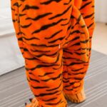 Surpyjama tigre une pièce pour enfant sous forme de combinaison_12