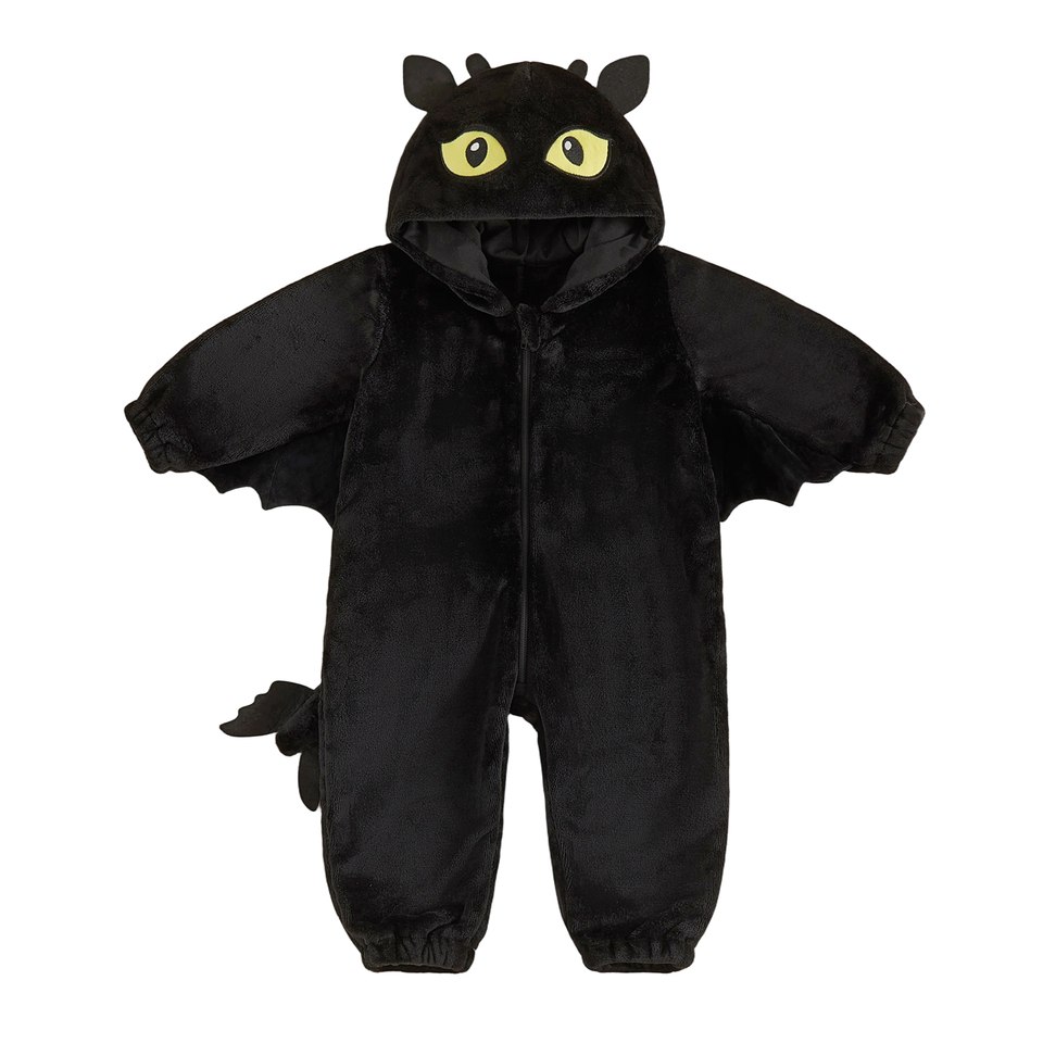 Combinaison bébé dragon noir à capuche avec yeux jaunes, ailes et queue, sur fond blanc