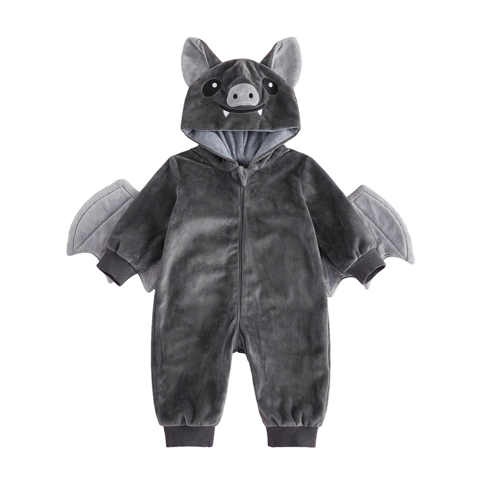 Combinaison bébé Halloween chauve-souris grise en velours avec capuche à oreilles et ailes, sur fond blanc